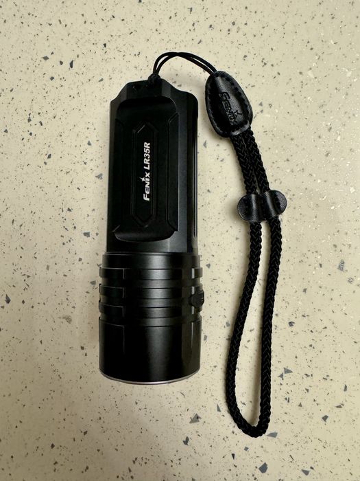 Fenix LR35R Ліхтар пошуковий!