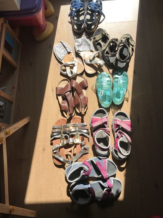 Sandalias e sabrinas