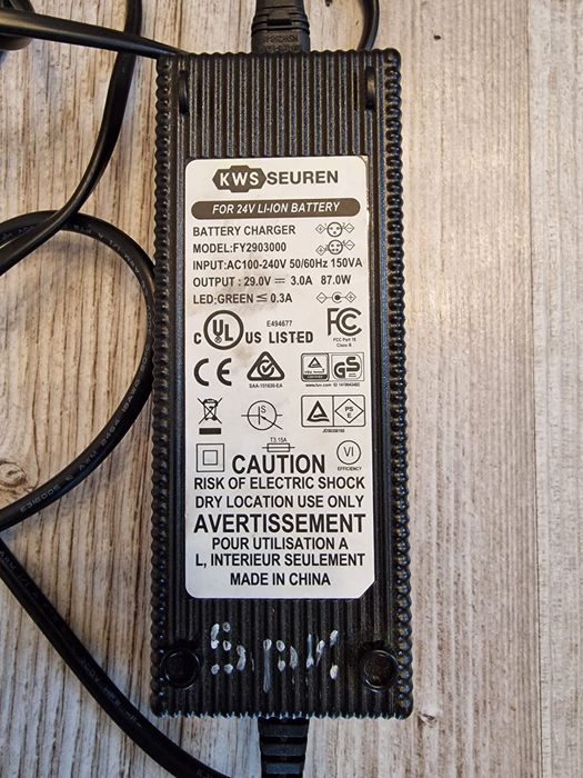 Ładowarka do roweru elektrycznego 24V Li-ion
