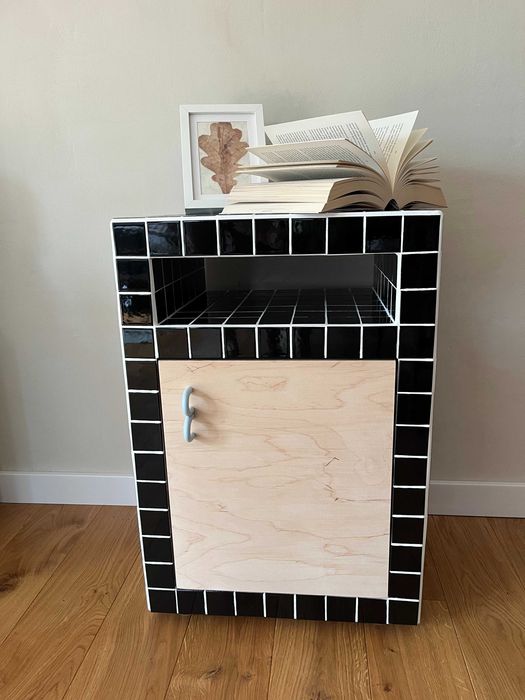 Designerska szafka z płytek ceramicznych i sklejki – ręcznie wykonana