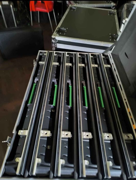 Video led P3.9 com estrutura e elevadores. Chave na mão!!