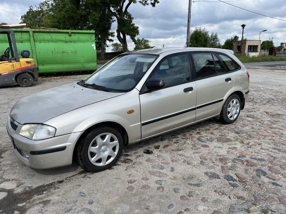 Mazda 323 1,5 benzyna rok 99