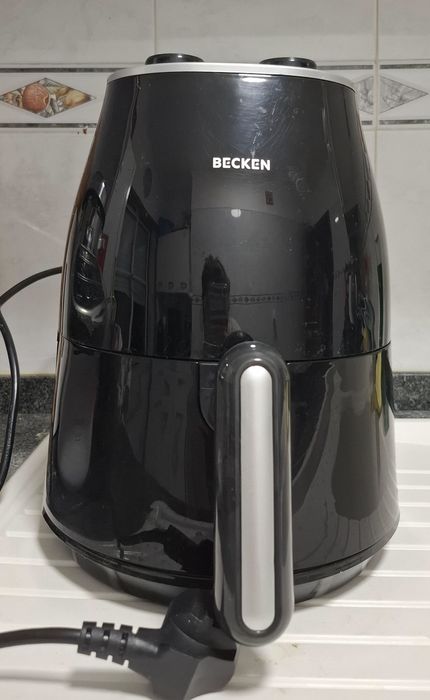 Fritadeira sem Óleo BECKEN BAF5437 (1.5 L - Preto)