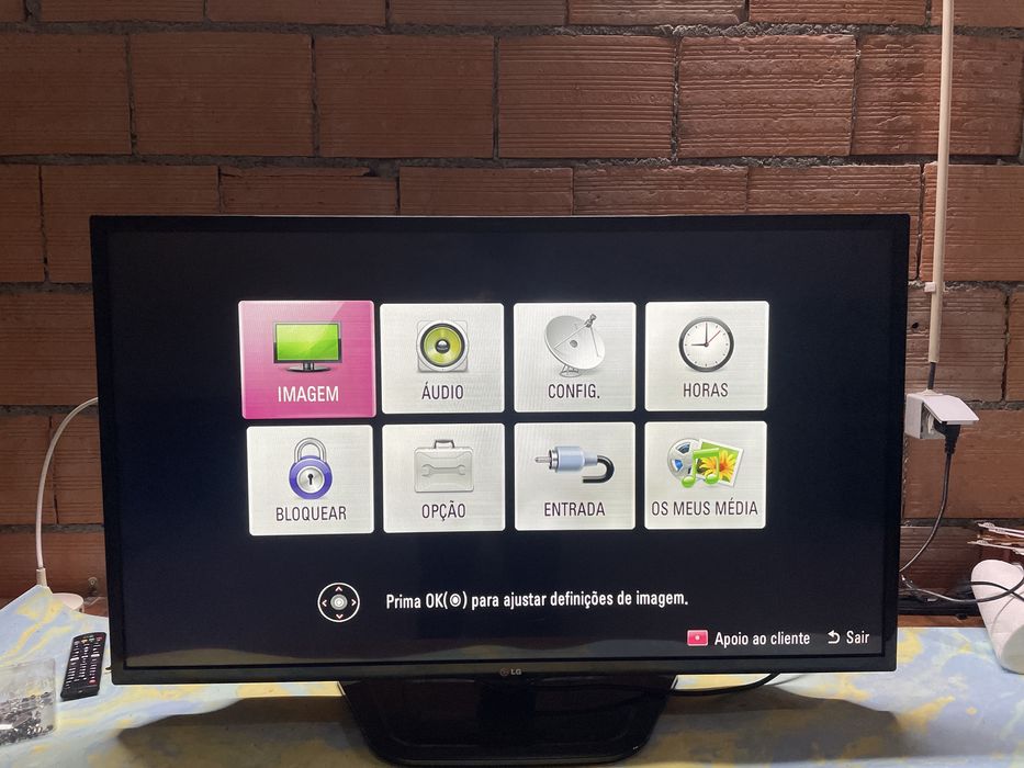 TV LG 42” com barras LED novas