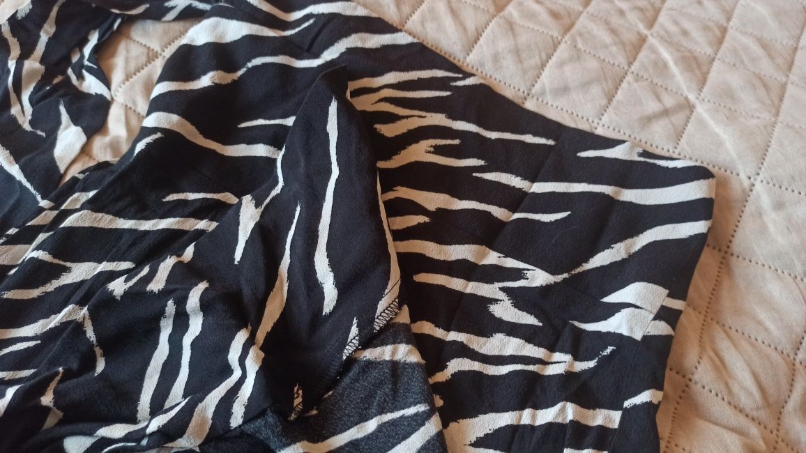Spódnica zakładana Laurella oversize zebra