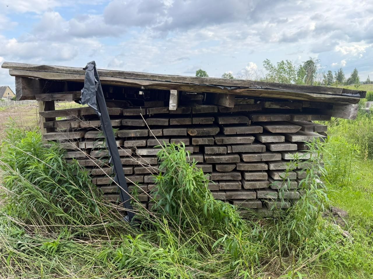 Пиломатеріали (дошка 50, балки)