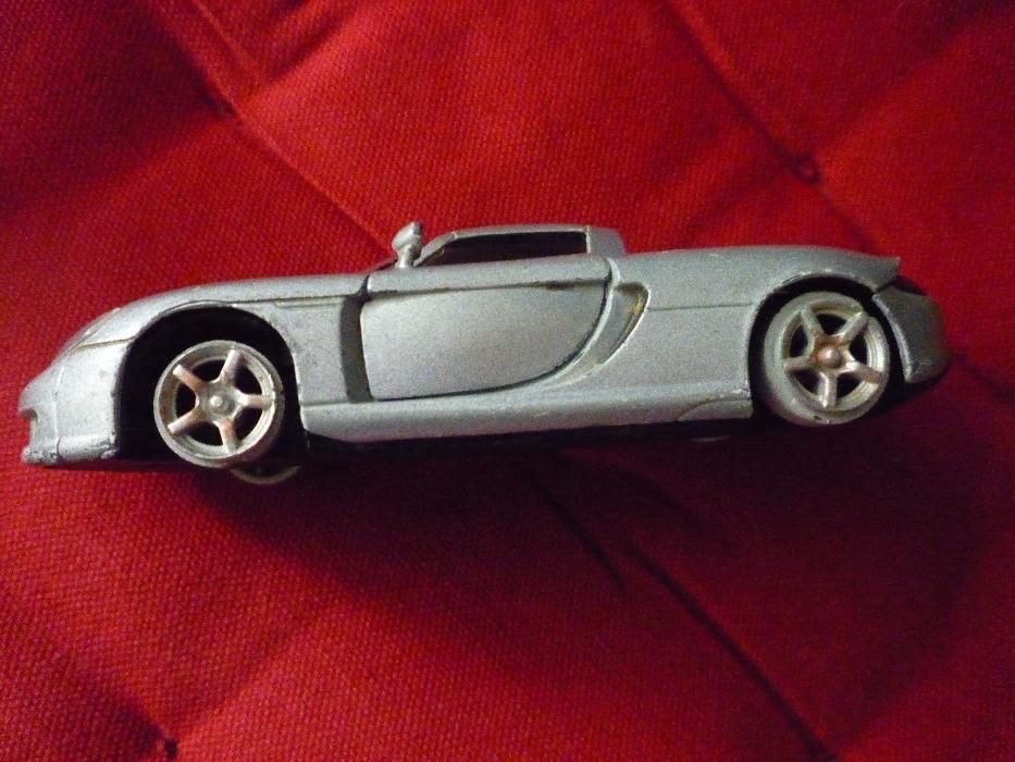 Модель машинки Porsche CarreraGT 13 см