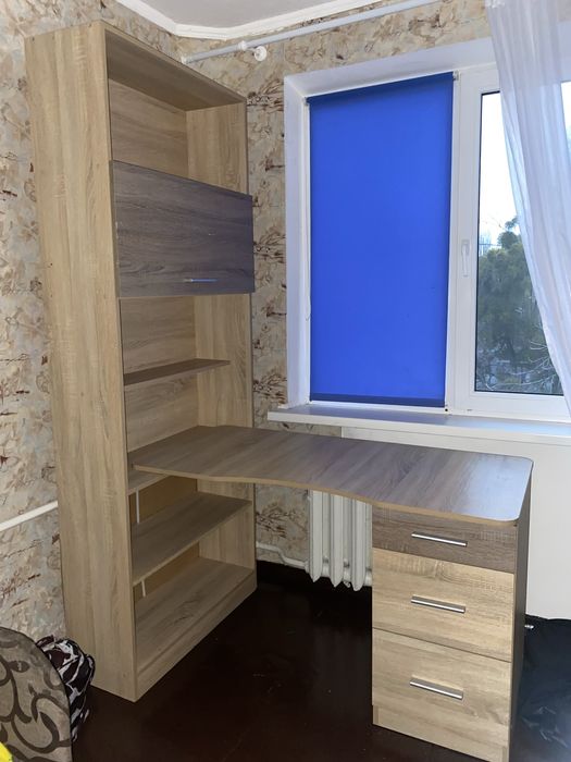 Продам письменный стол (самовывоз) СРОЧНО