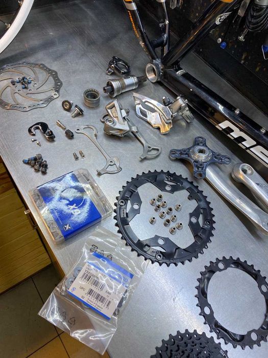 Ремонт велосипедів, спицювання коліс, встановлення електропакетів.