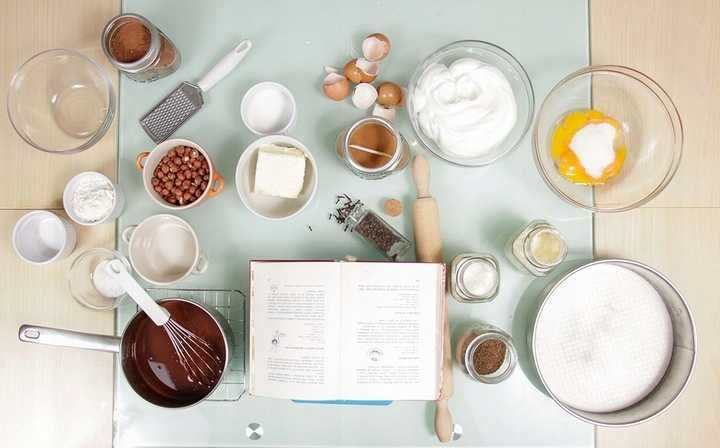 Miski szklane z pokrywkami 5 sztuk różne rozmiary miseczki sala f