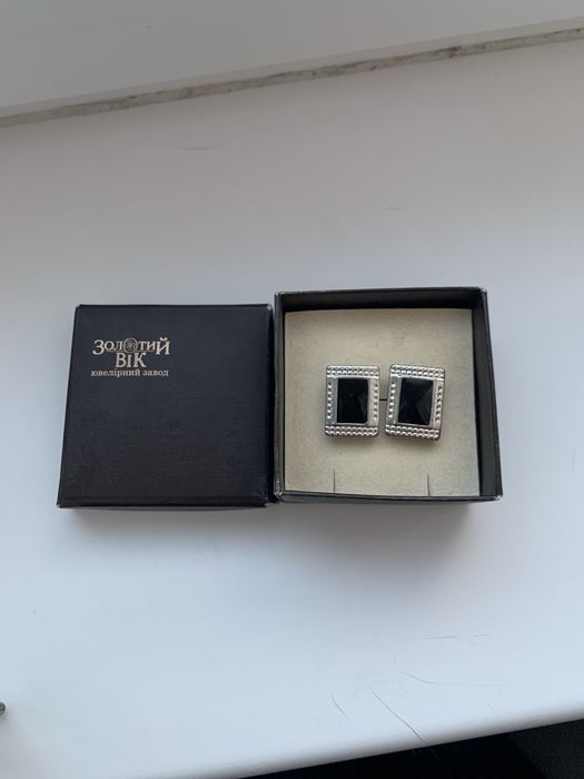 Запонки чоловічі