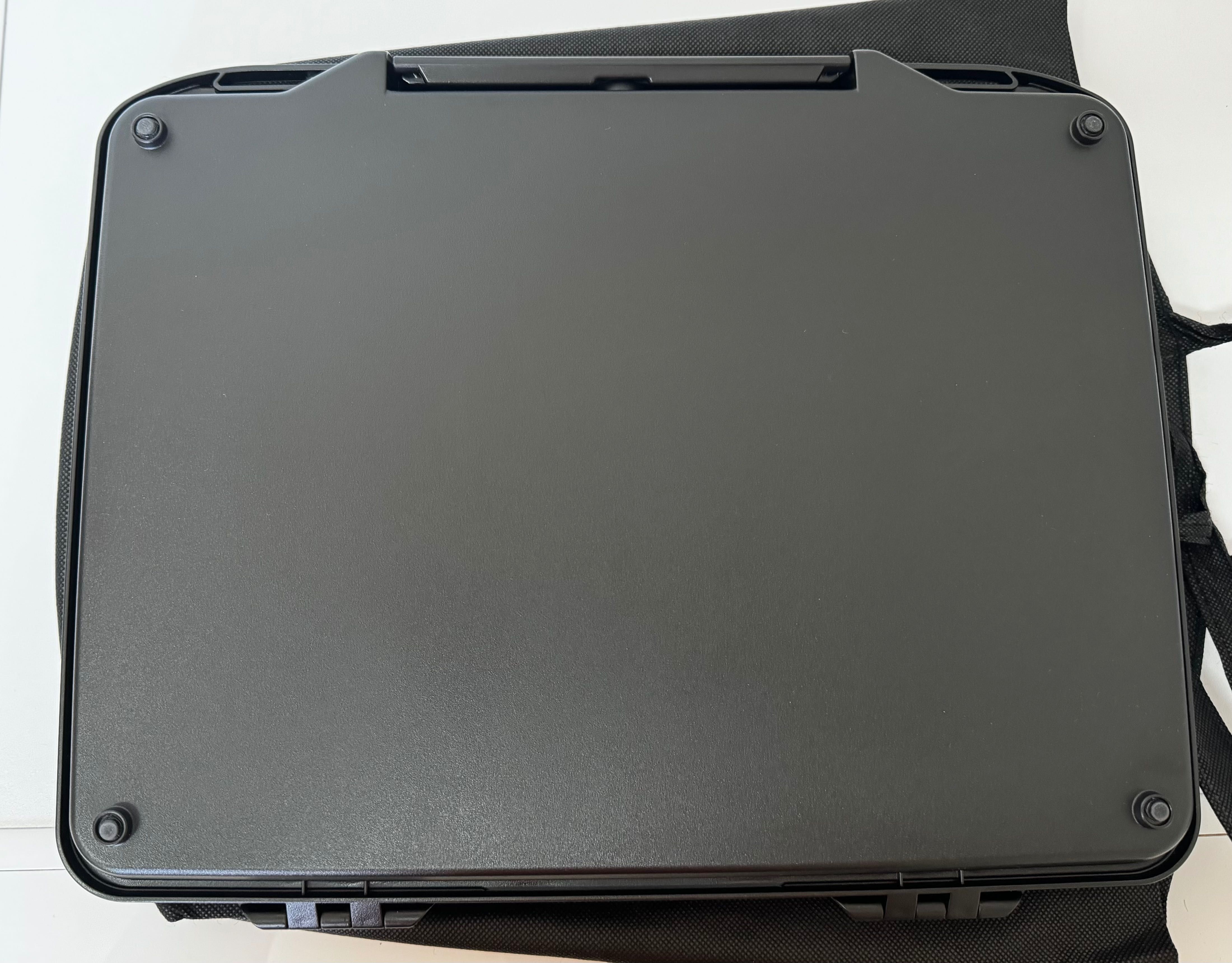 1085 HardBack Laptop Case - MacBook Pro 14" - Como Novo