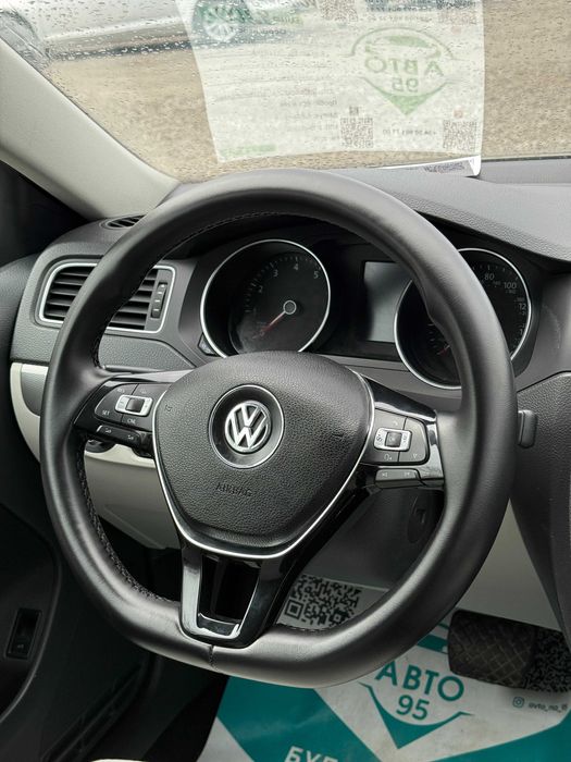 Продам Volkswagen Jetta 2014 рік можлива розстрочка,кредит,обмін!