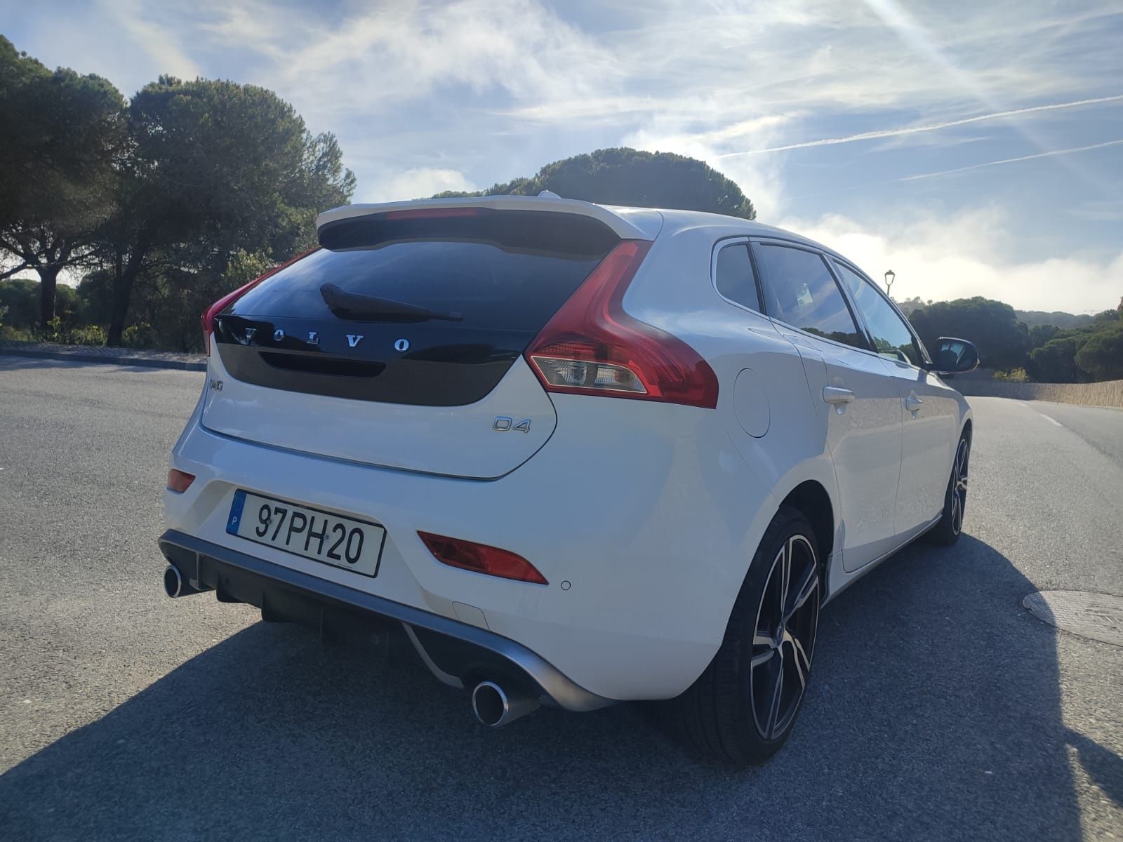 volvo v40 r-design 2.0 diesel