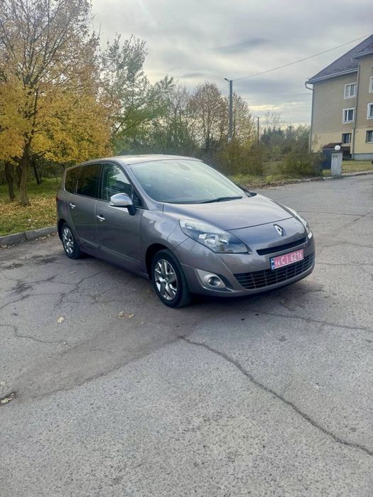 Renault grand scenic 2011