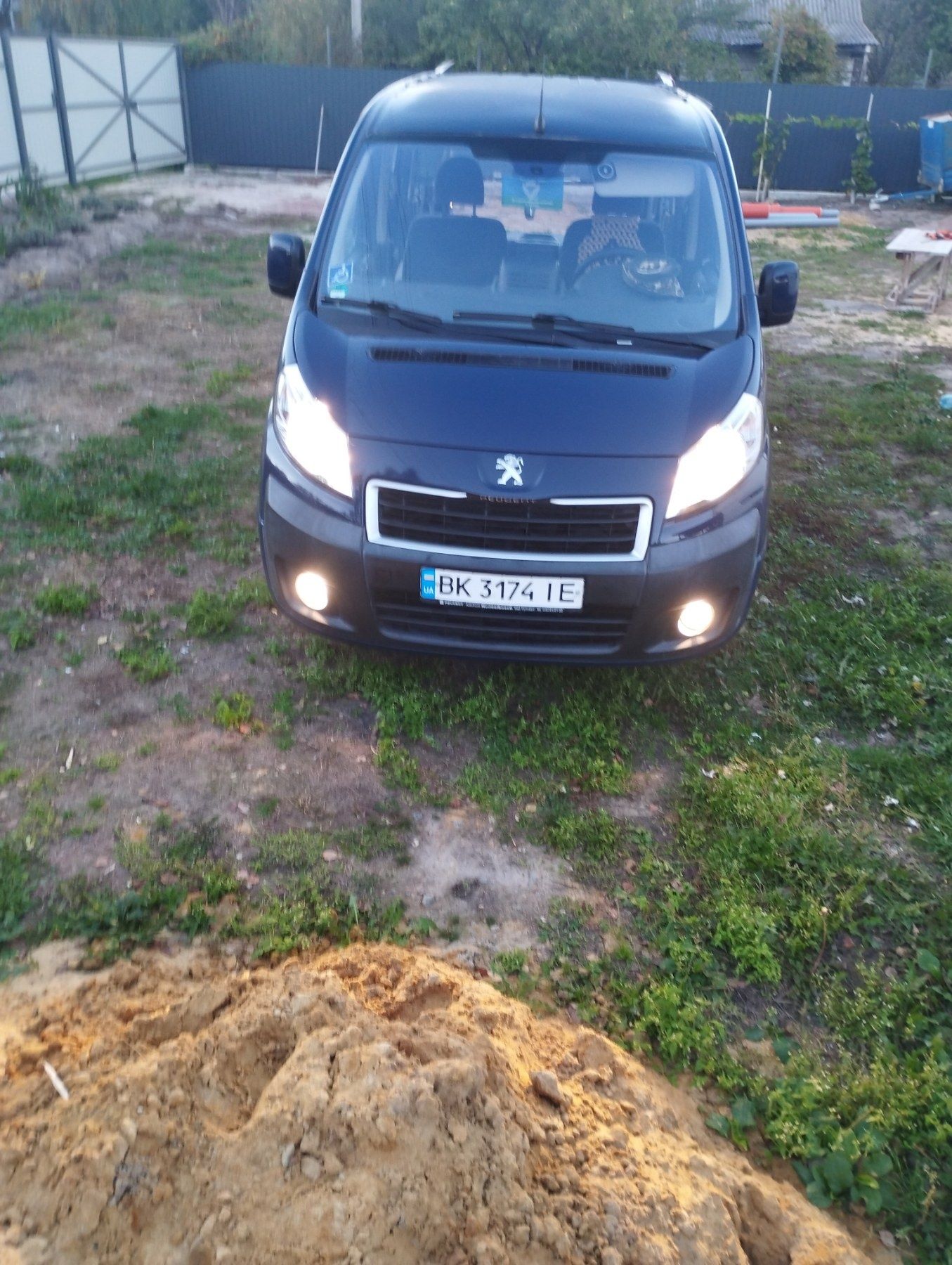 Продам Пежо експерт пасажир автомат 2.0