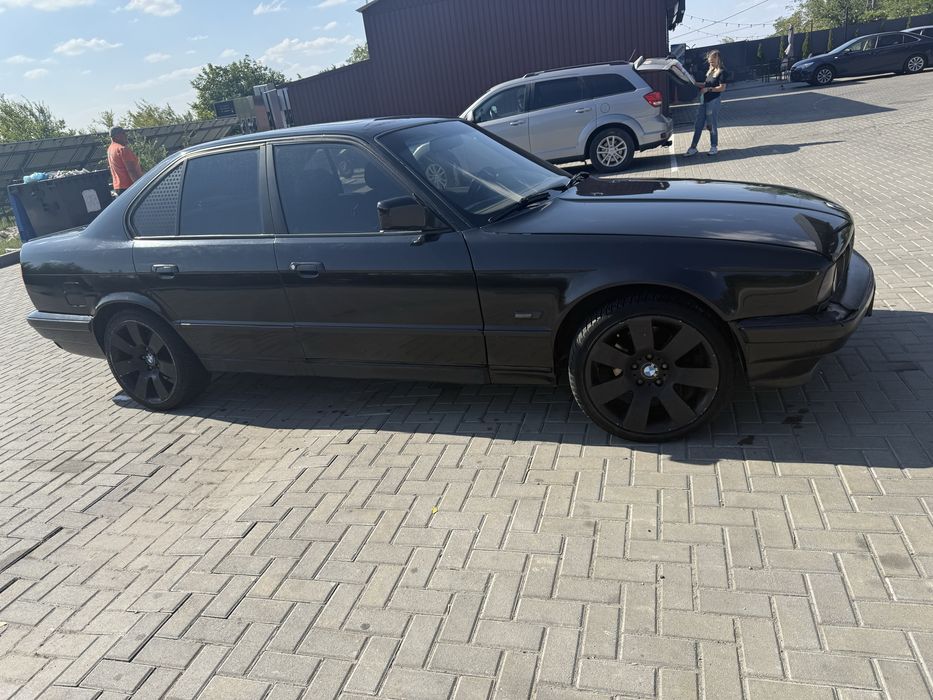Продам BMW e34 520