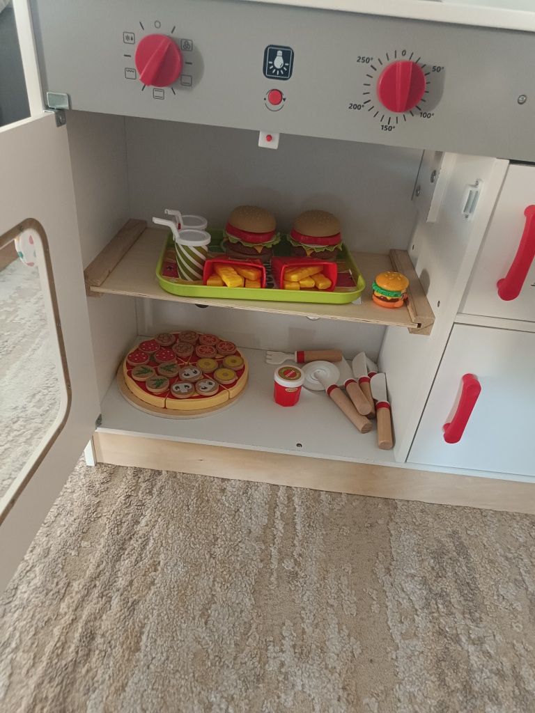 Cozinha de madeira de brincar, do lidl