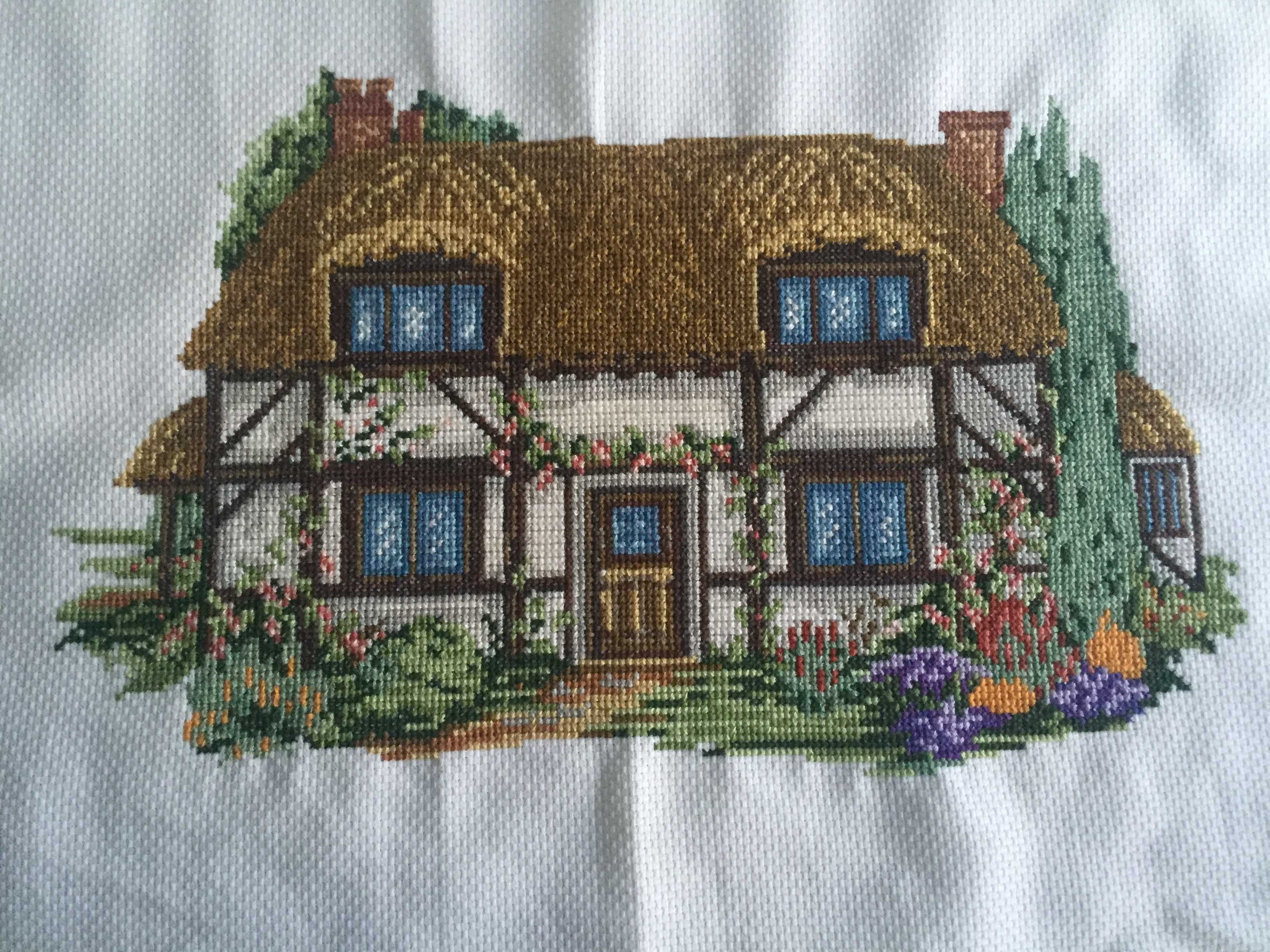 Quadro Bordado em Ponto Cruz – Casa