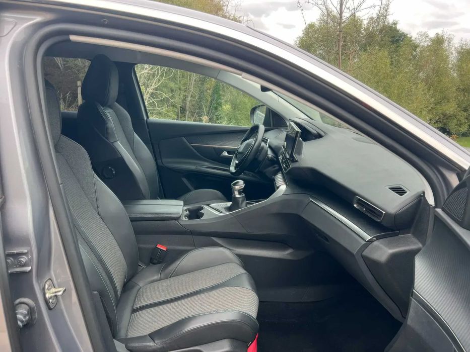 Peugeot 3008      2021