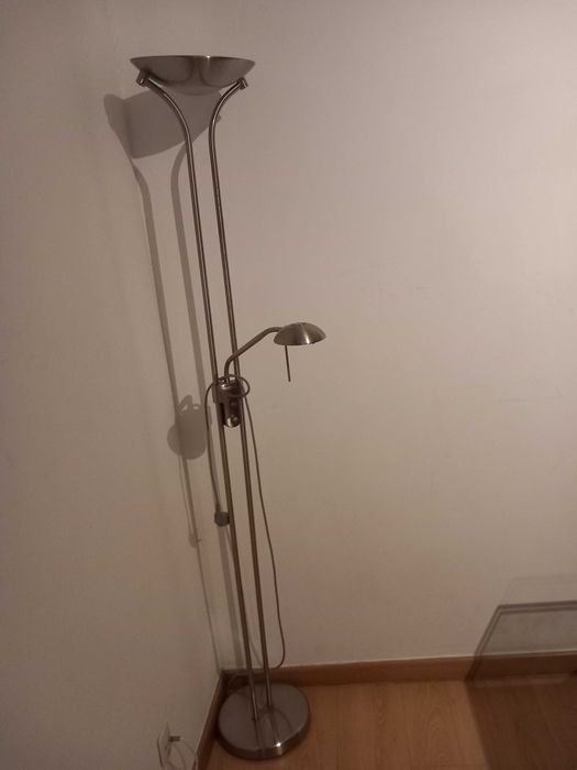 Candeeiro de pé  alto