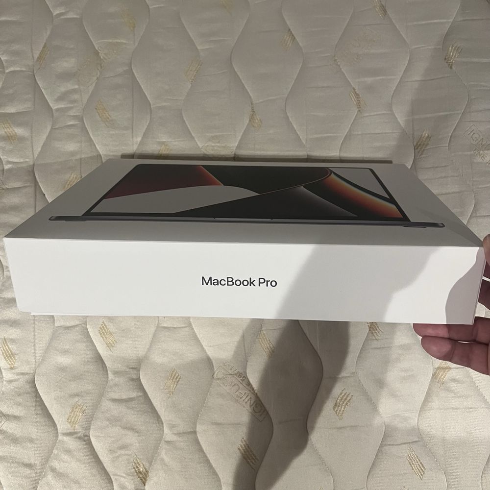 Caixa de Macbook Pro 16”