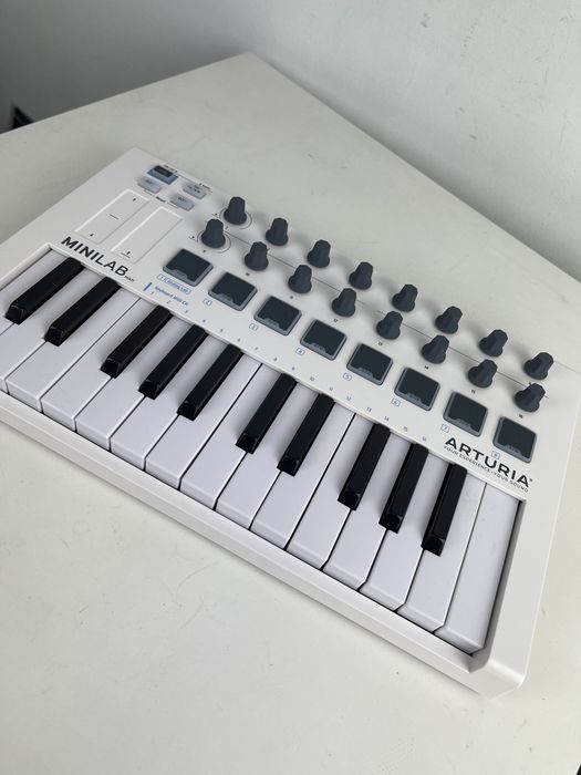 MIDI-клавіатура Arturia MiniLab MkII