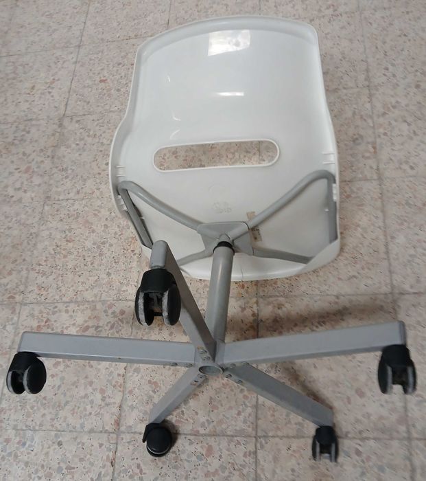 Cadeira com rodas ikea