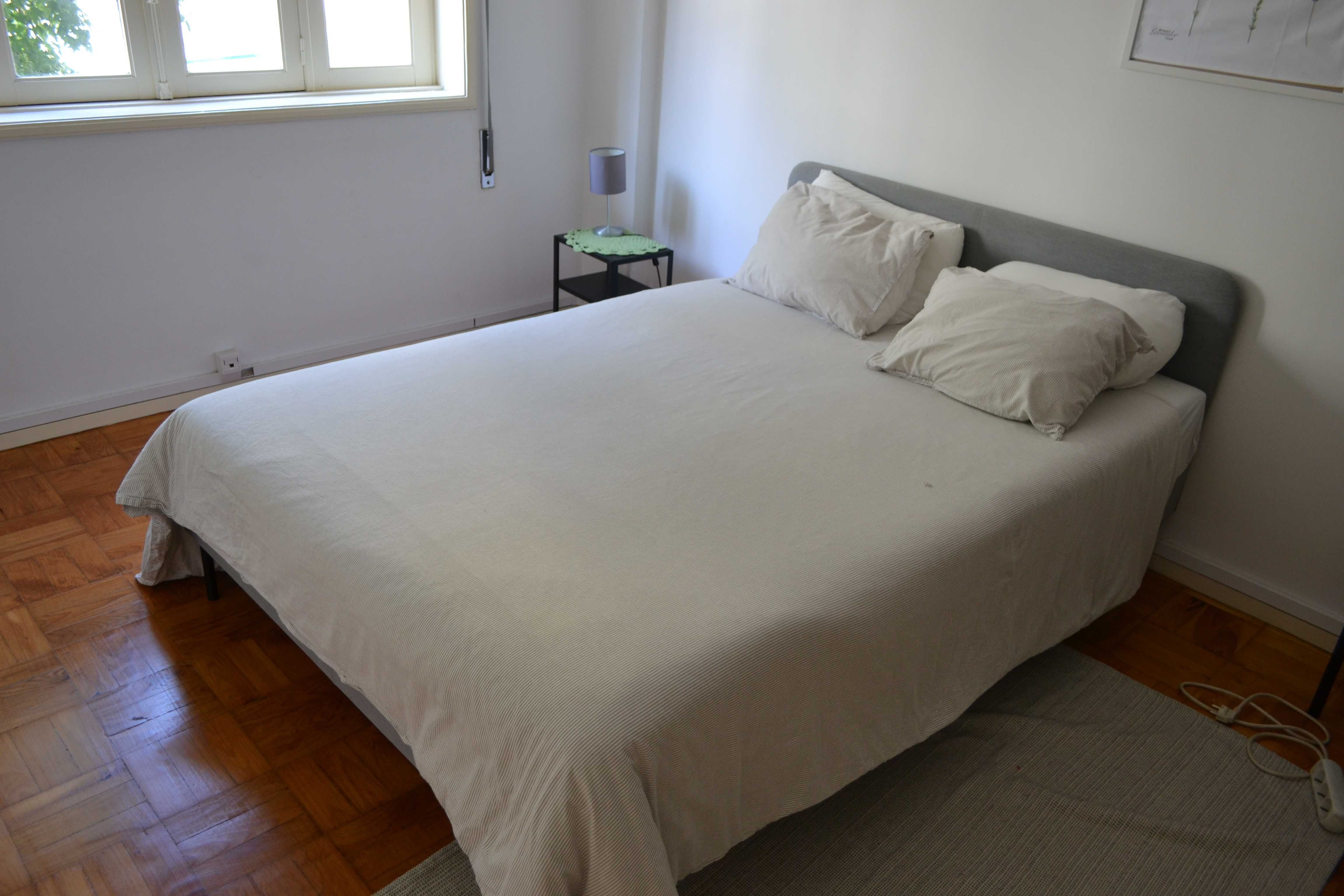 Estrutura de Cama Ikea SLATTUM 1,40x2,00m