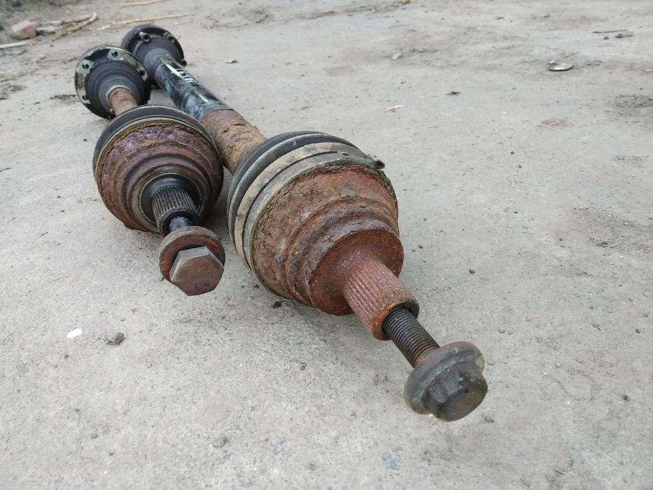 Полуось права ліва VW Passat B6 1.6 TDI MPI FSI