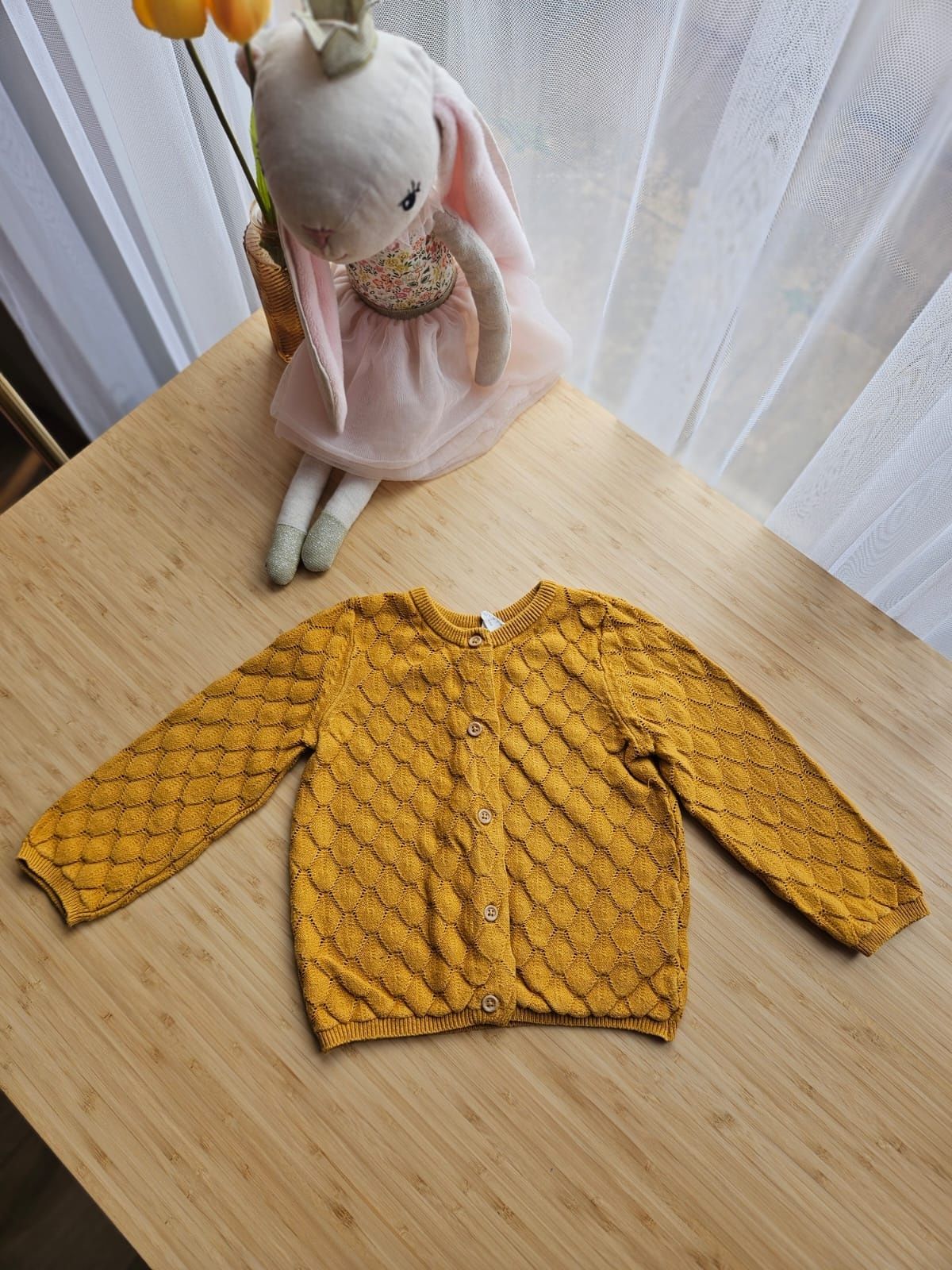 Sweter 74 H&M musztardowy bawełniany ażurowy elegancki dla dziewczynki