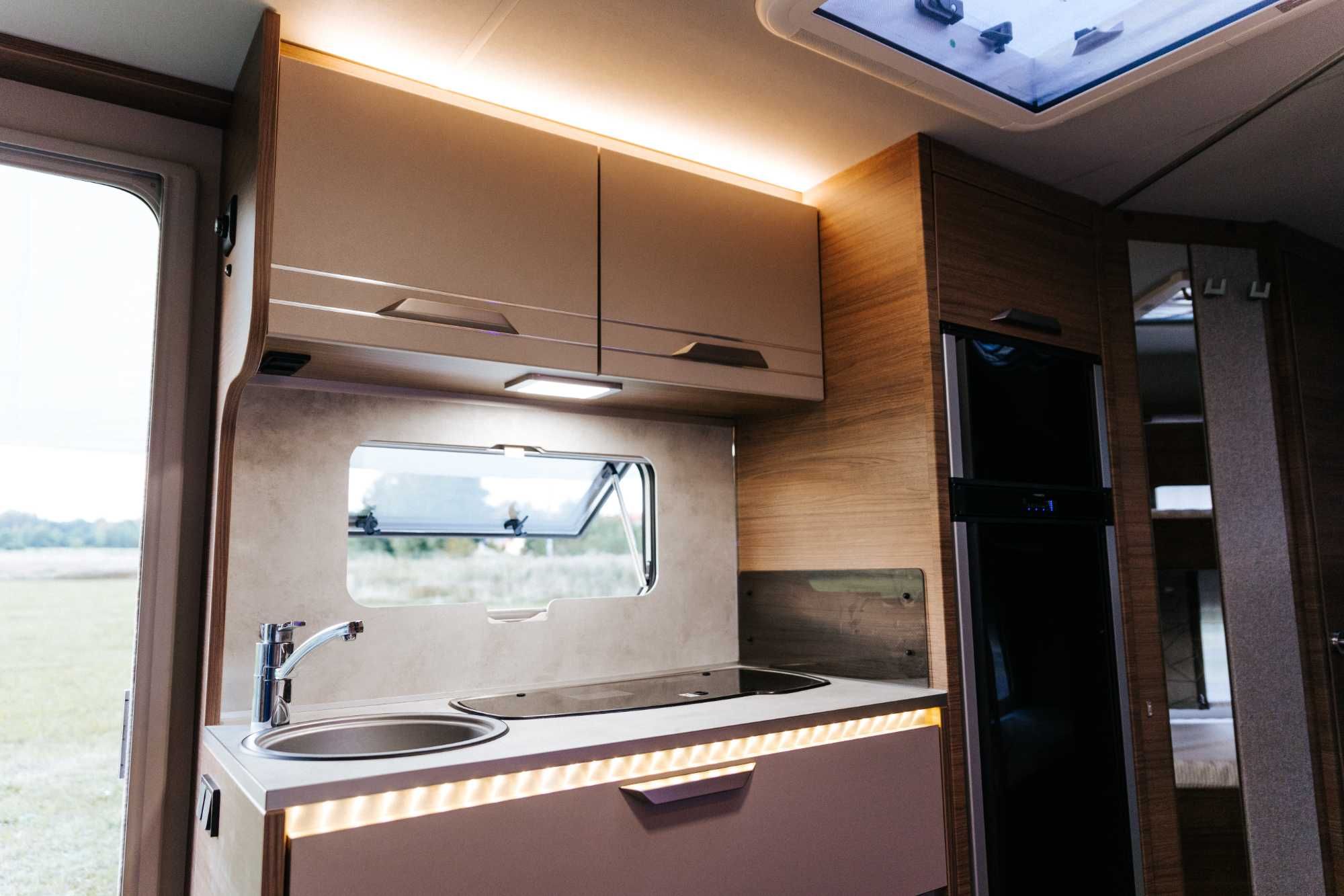 Wynajem przyczepa kempingowa KNAUS  Sport 500 KD NOWA 6 osób 1400DMC