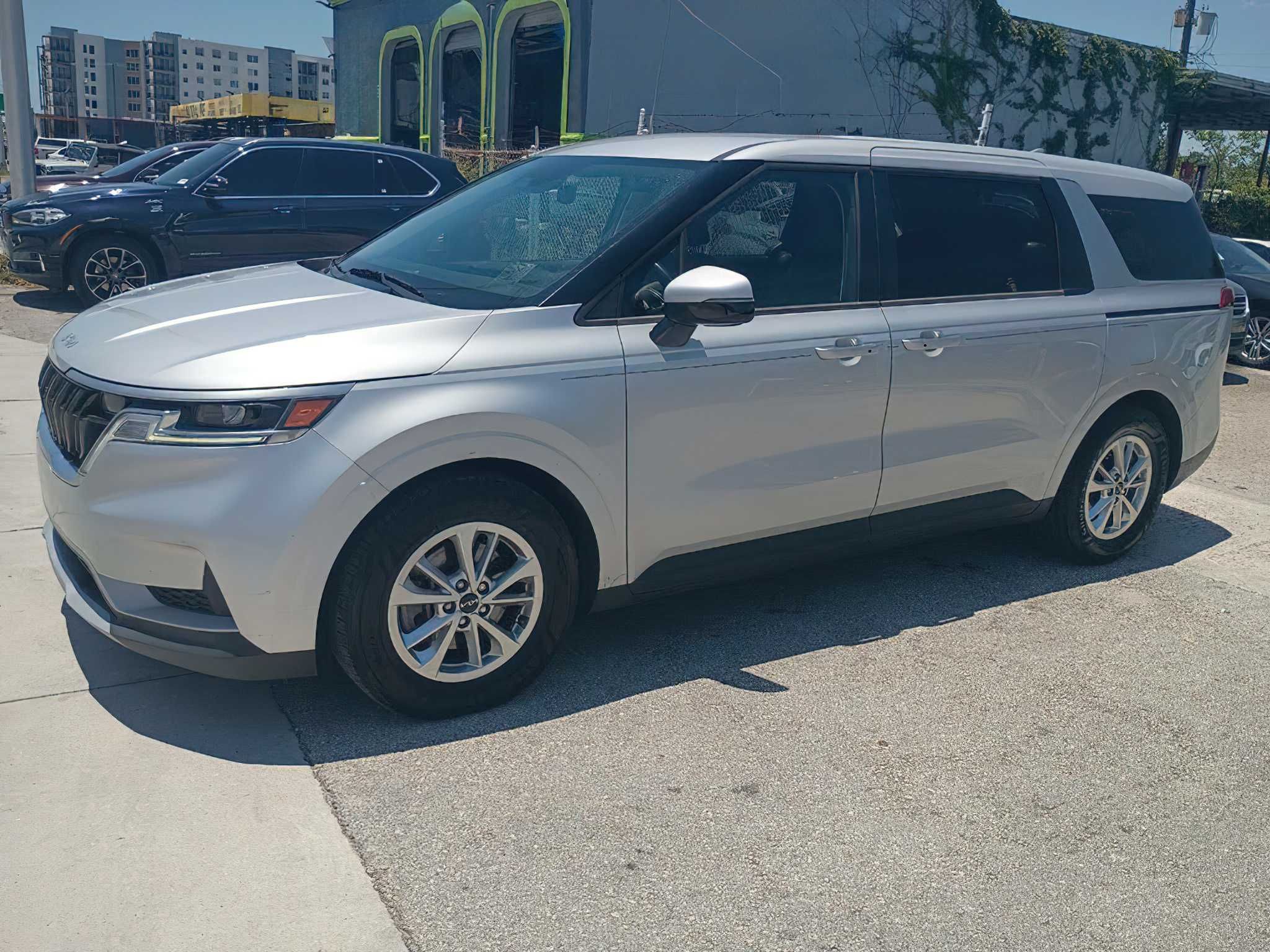 Kia Carnival LX 2022