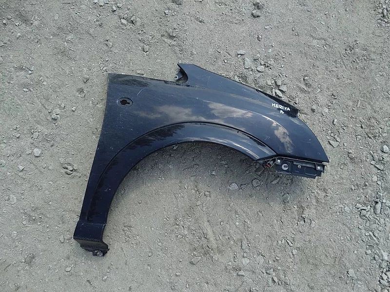 Błotnik prawy przedni Opel Meriva A