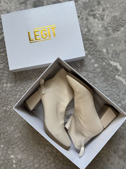 Ботінки жіночі LEGIT осінні