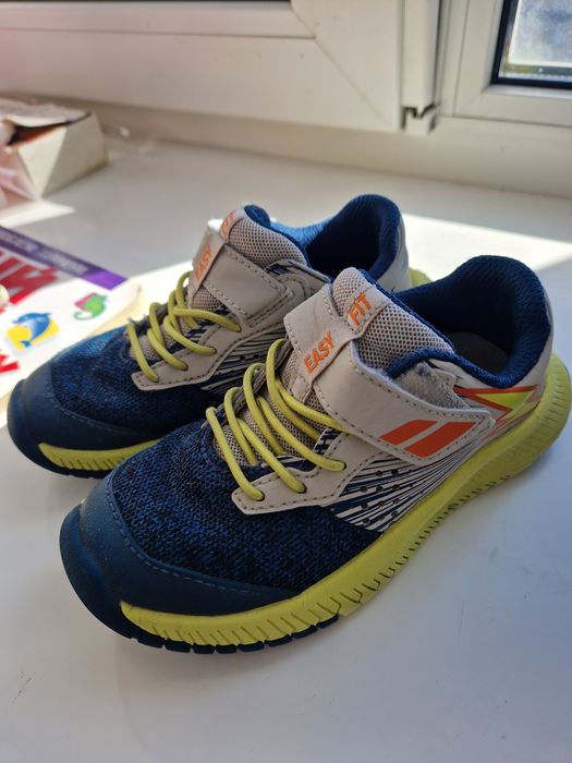 Кросівки для хлопчика 27 р.