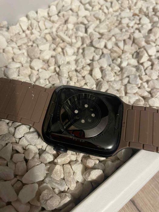 Apple watch series 8