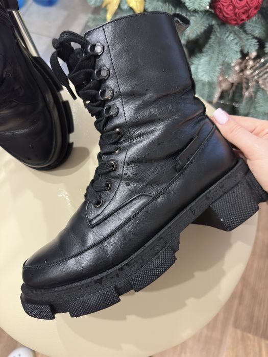 Ботинки шкіряні  лакові берци чоботи  уггі 36 розмір