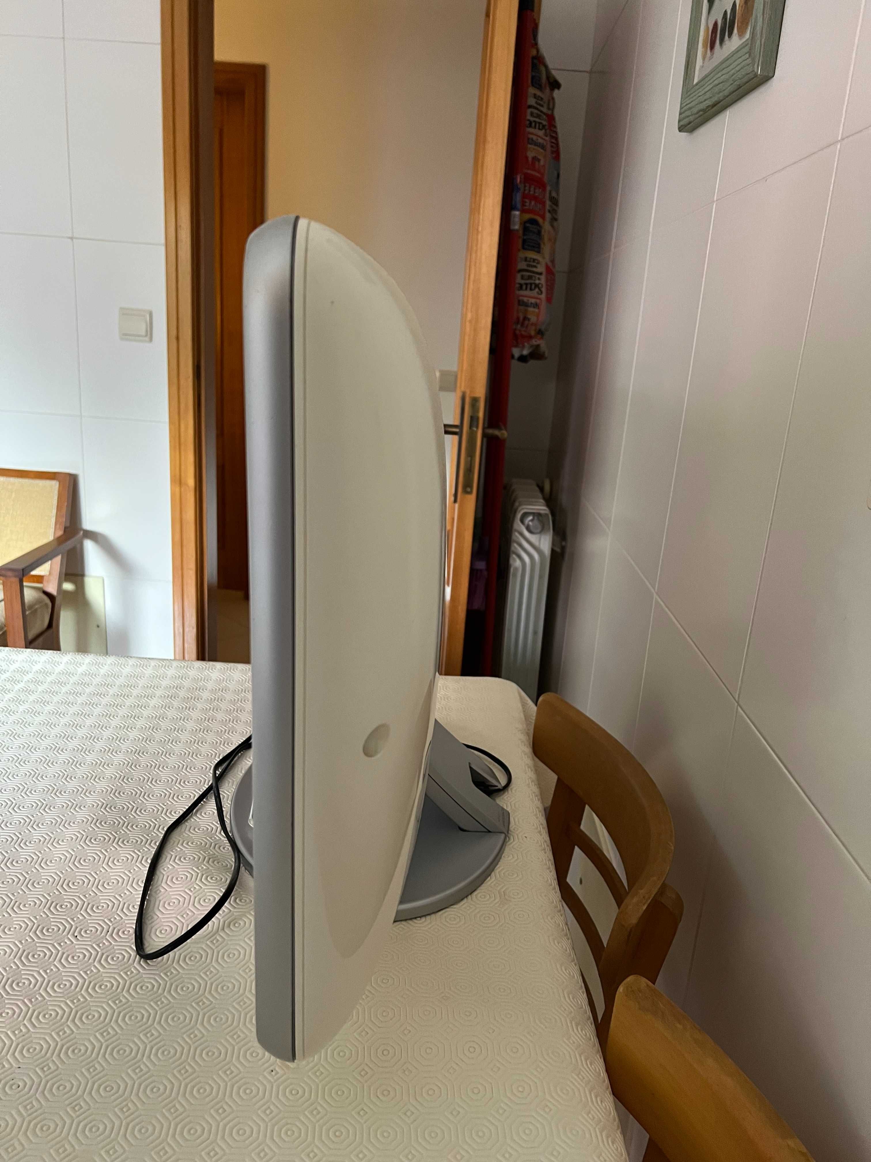 TV PHILIPS LCD Dolby Surround 26''