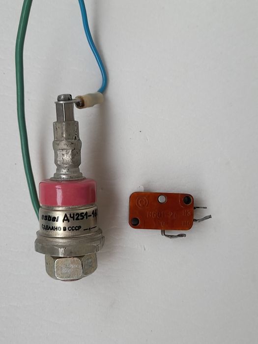 Диод АЧ251-160.Микропереключатель В601-2с.