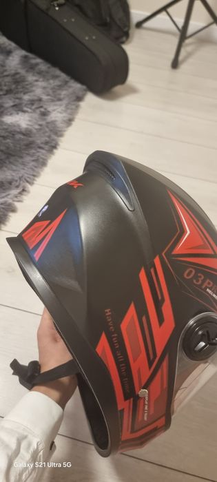 Продаю мотошолом