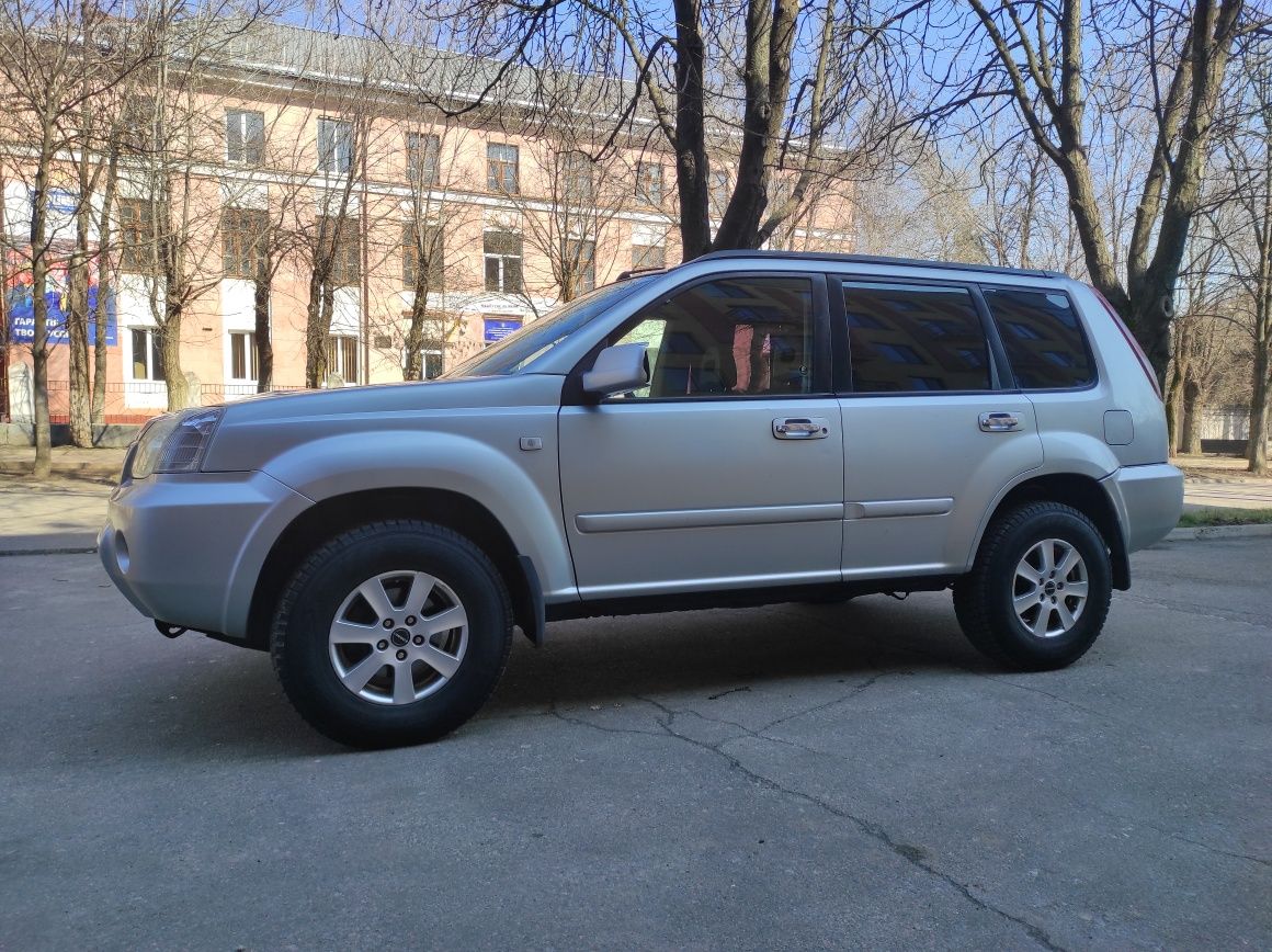 Авто для ЗСУ 4×4 Nissan X-TRAIL