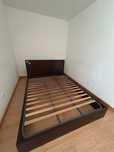 Cama de casal madeira e mesas de cabeceira