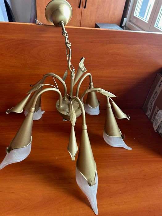 Zestaw oświetleniowy: żyrandol, kinkiety, lampa