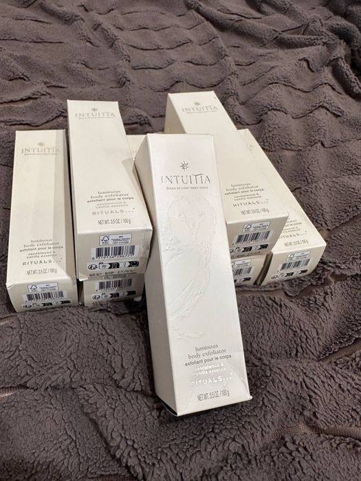 Rituals Intuitia Luminous Body Exfoliator
Освітлювальний цукровий скра