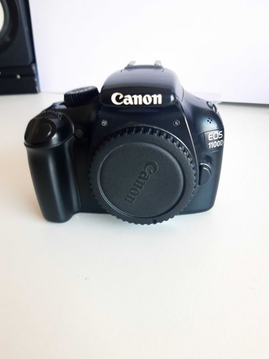 Câmara Canon 1100D (corpo+2 baterias+carregador)