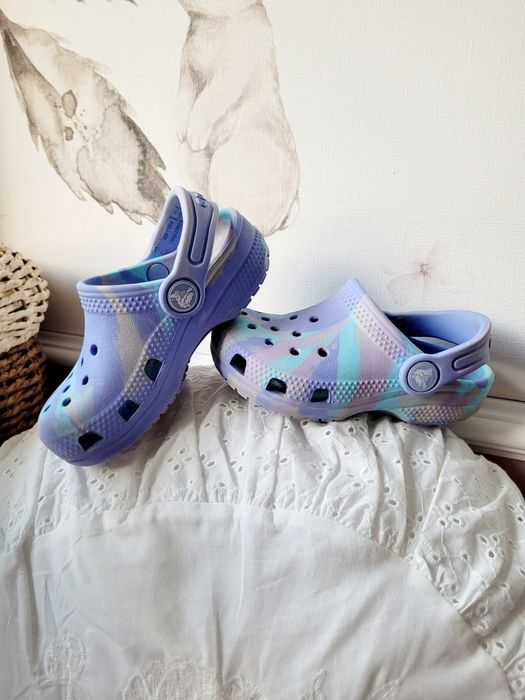 Buciki Crocs C7 23-24 Classic Marbled Clog marmurkowe