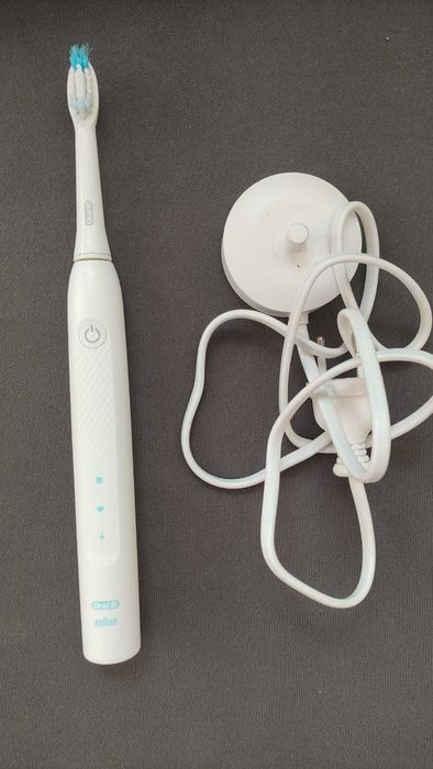 Szczoteczka soniczna ORAL-B Pulsonic Slim Clean 2000 Biały