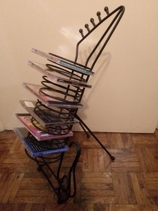 Porta CD's em forma de guitarra (18 CD's)