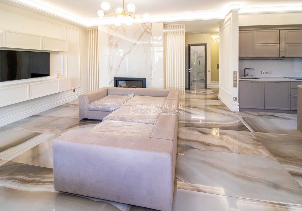 У продажі сучасний будинок с басейном в селищі Лісне! Без комісії!